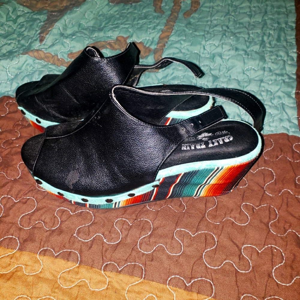 Womens Crazy Train brand wedge shoes size 8